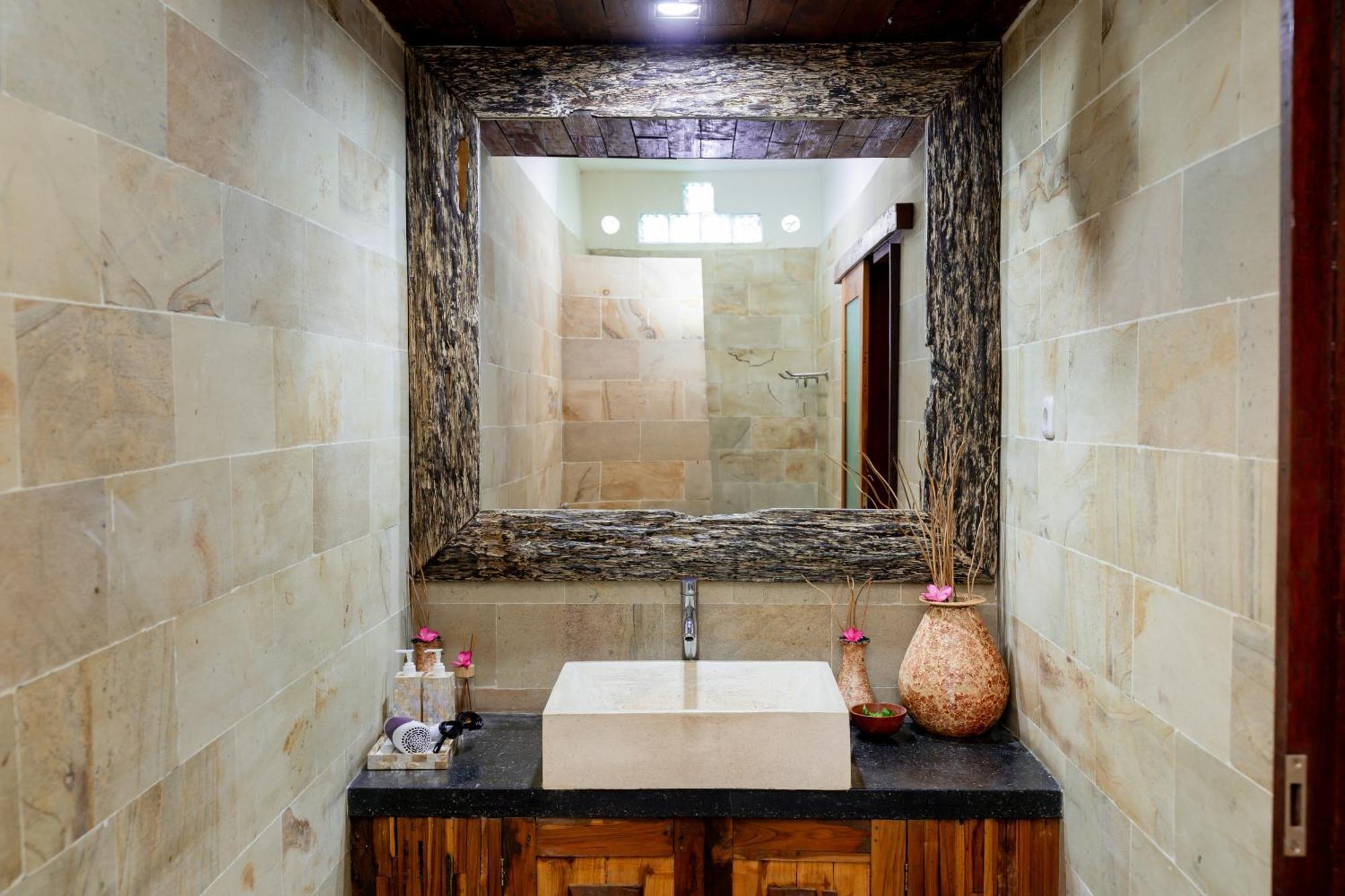 Puri Samaira Villa Tanjung  Exterior photo